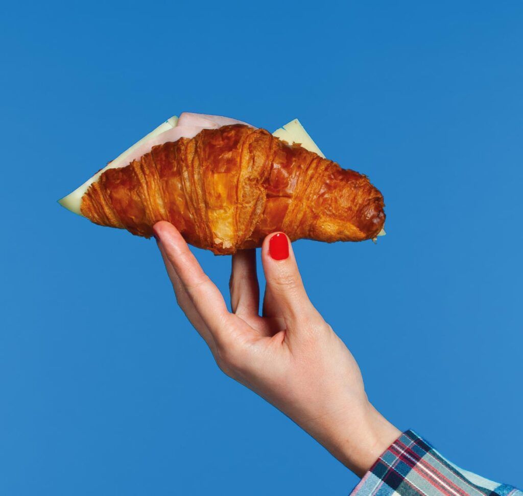 Un croissant mixto para una publicación de instagram realizada por Agencia Contundente