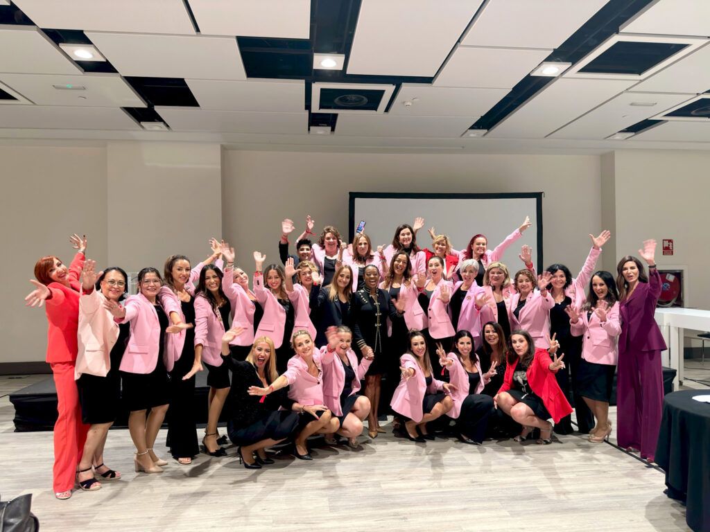 Cobertura de evento en Madrid Seminario Mary Kay 2025 por Agencia Contundente.