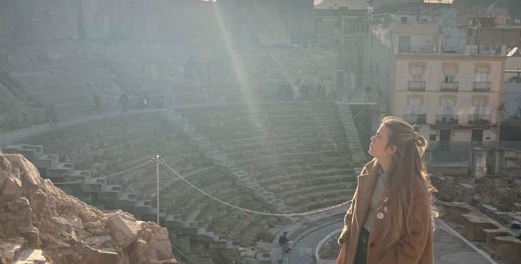 Teatro de cartagena, agencia contundente y las redes ¿estamos fuera de lugar en un teatro romano?