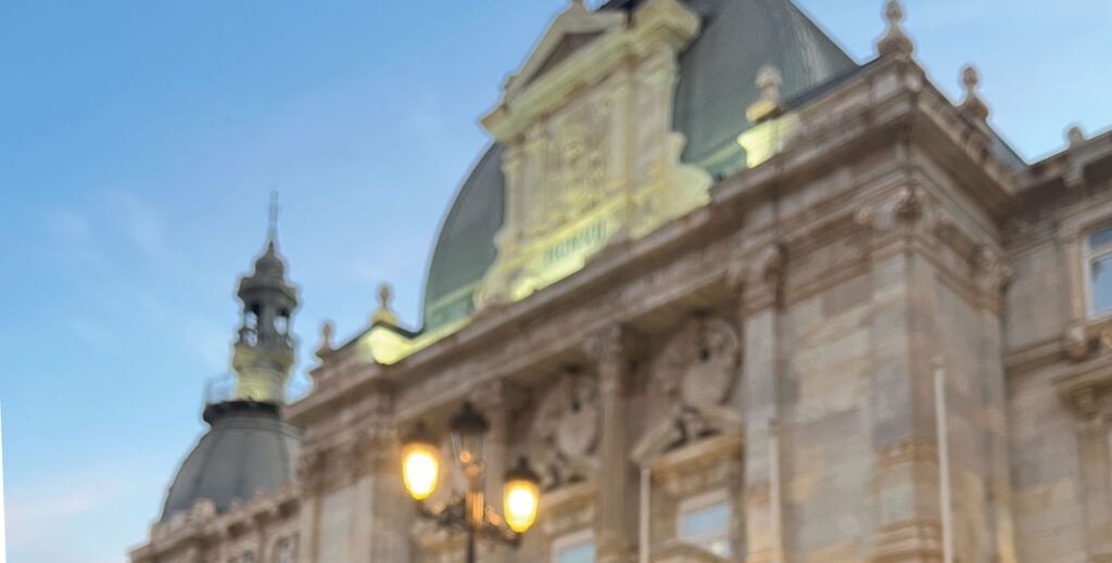 Un edificio en cartagena, se siente muy contenido aesthetic de redes sociales