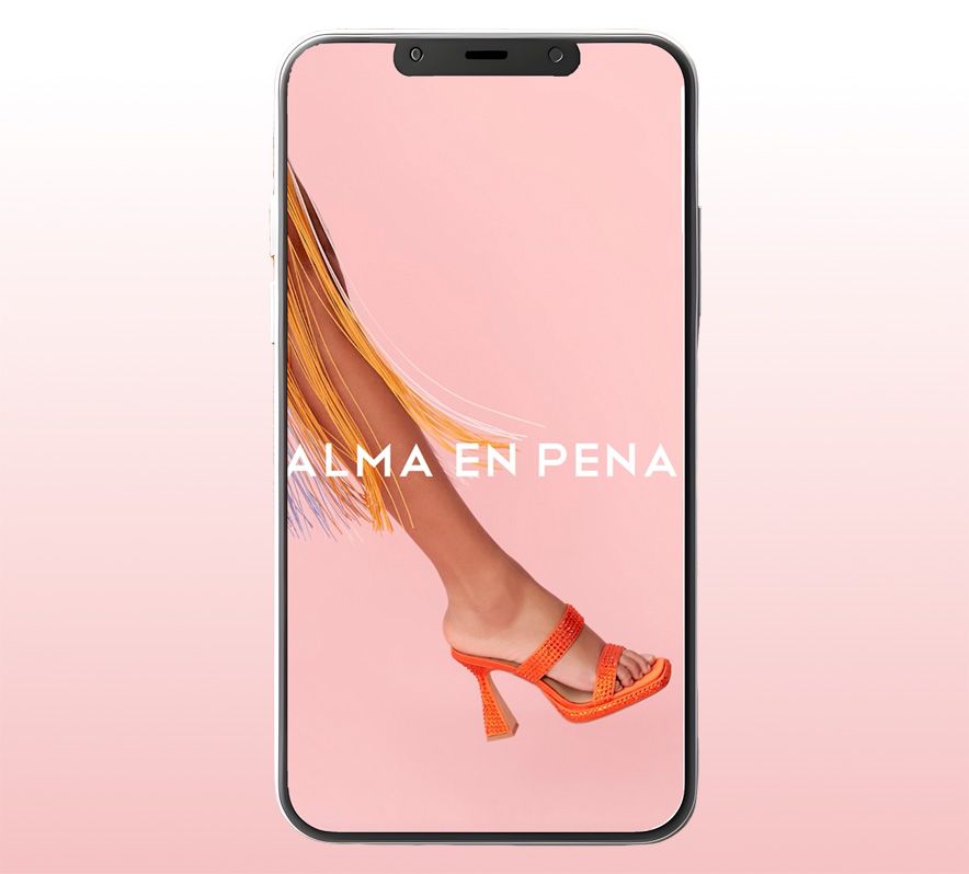 Móvil con mockup de Alma en Pena calzados para redes sociales